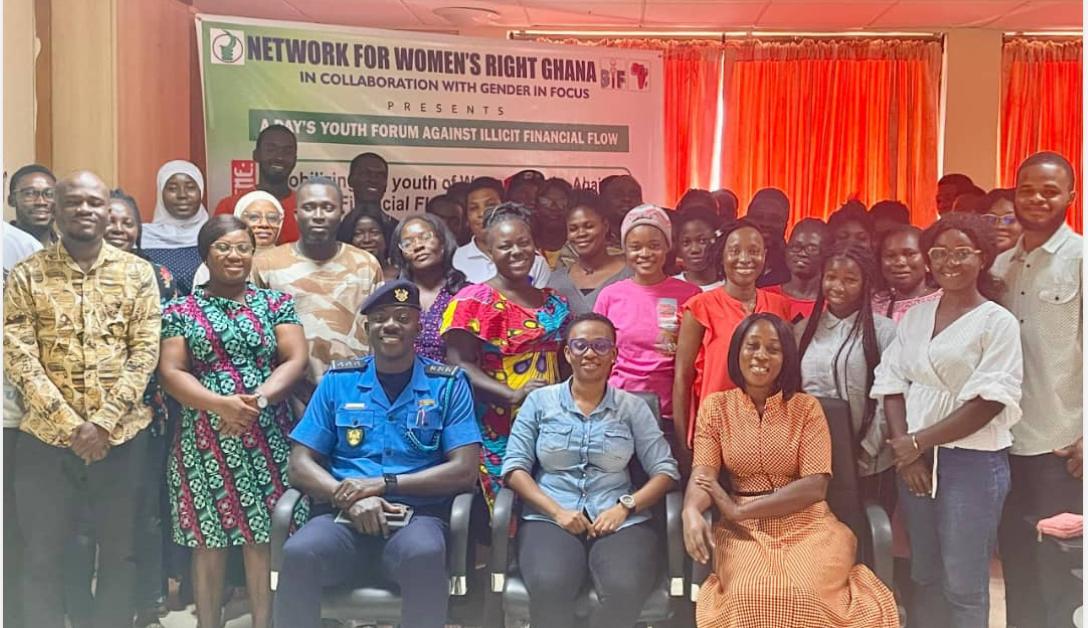 Group photo of participants 