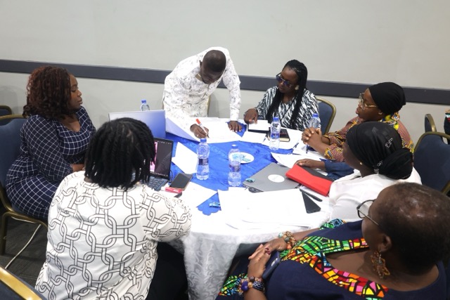 Participants during the training 